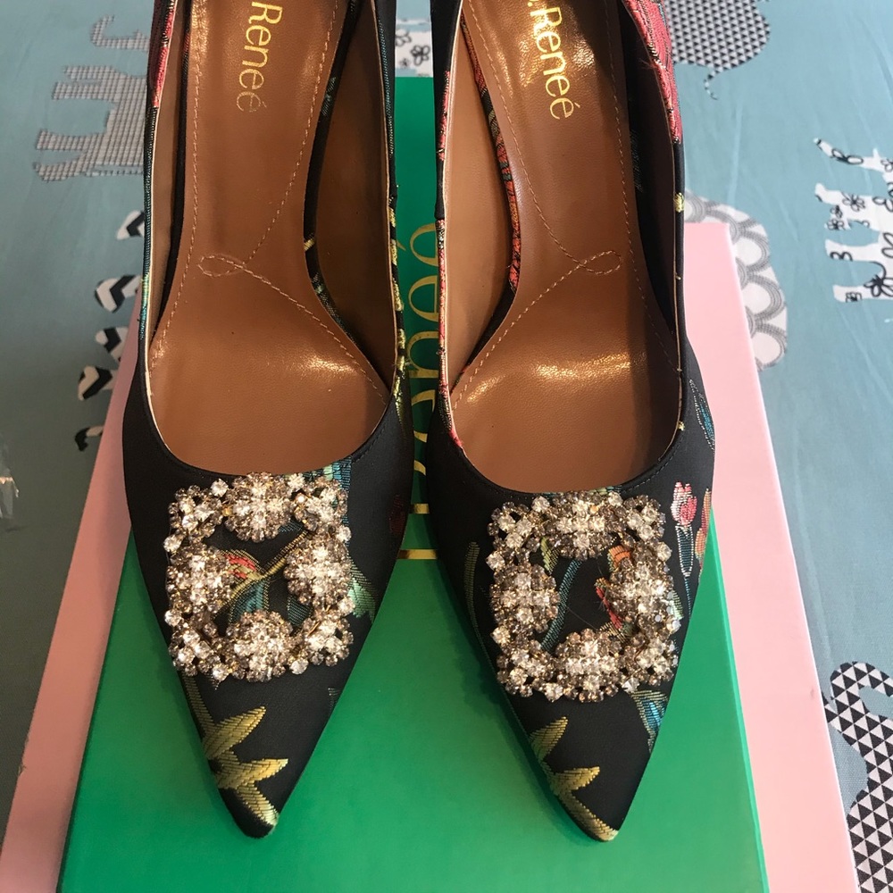 J. Renee Floral Pump/ Heel